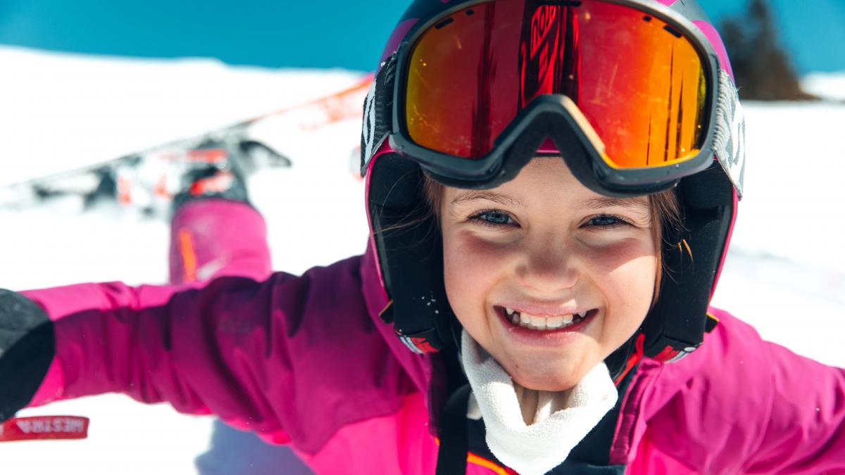 jente på ski