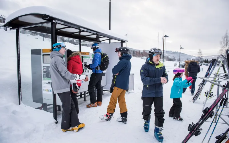 Kjøp heiskort før du kommer. Foto: Alpinco.